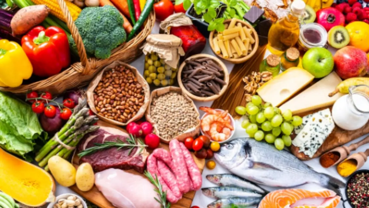 Alimenti consigliati dai nutrizionisti per rimanere in forma dopo i 60 anni