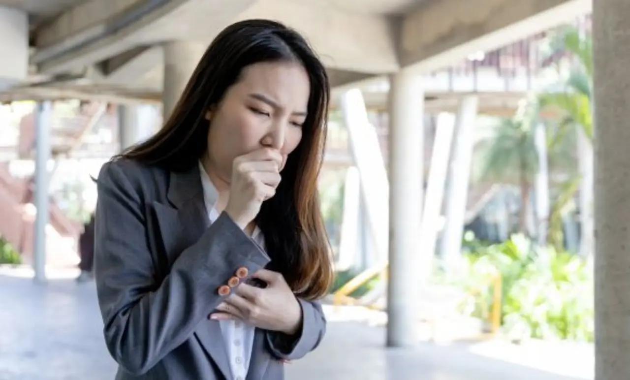 Non solo tosse: ecco dove ti fa male se hai la bronchite e come riconoscerla