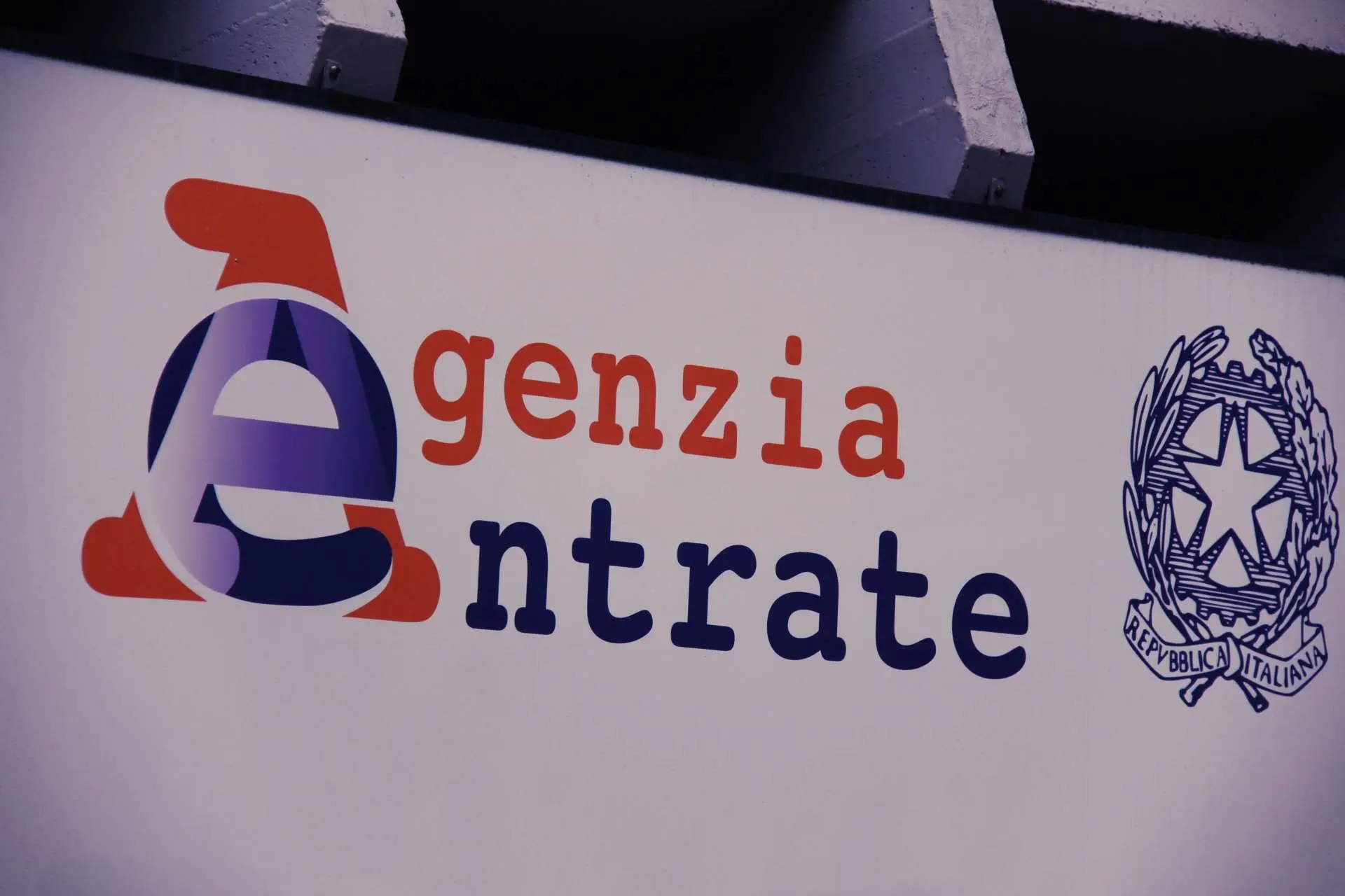 Attenzione IMU sulle pertinenze: ecco quando sei esente dalla tassa anche se hai garage o deposito