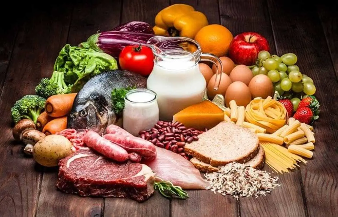 Attenzione: ecco la lista dei cibi comuni che possono essere velenosi per l’uomo