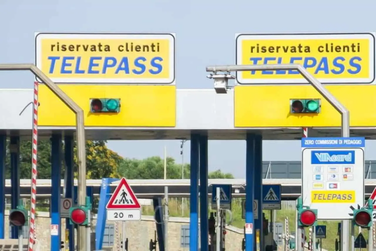 Non solo Telepass: ecco i nuovi concorrenti che ti aiutano a risparmiare al casello