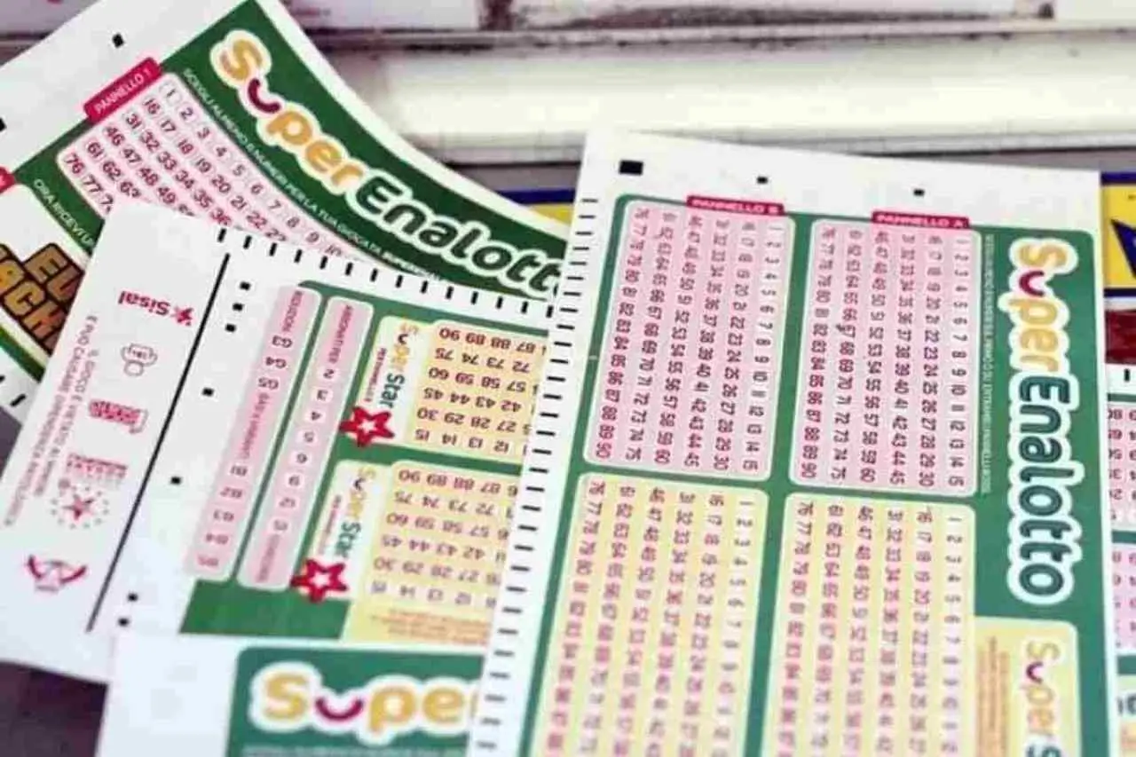Giocare al SuperEnalotto e fare zero numeri: ecco la verità su cosa si vince davvero