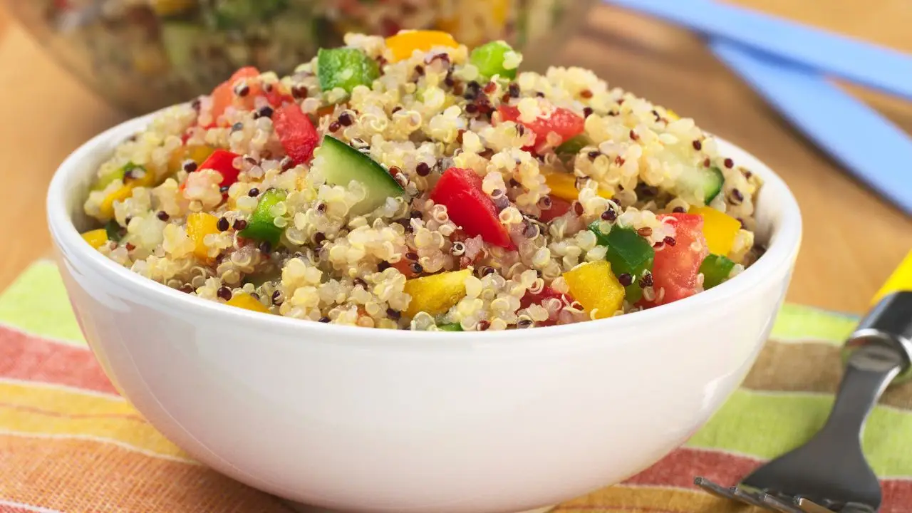 Hai sempre sbagliato a cucinare la quinoa: ecco l’errore che la rende amara e indigesta
