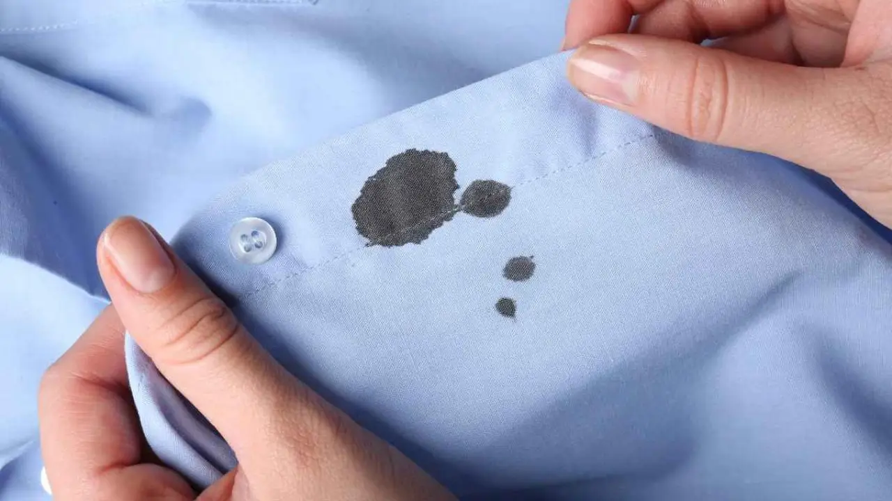 Macchie ostinate? Ecco il trucco rapido per eliminarle senza rovinare i tuoi vestiti