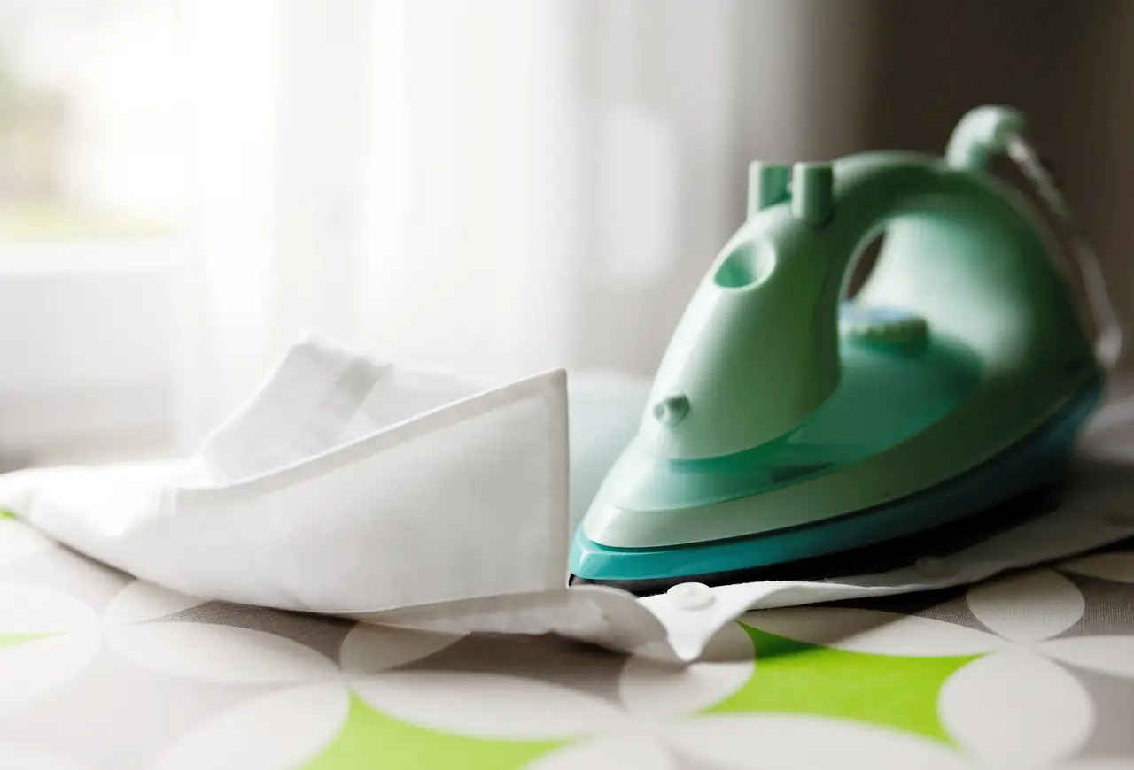 Il segreto per stirare meno e avere vestiti perfetti